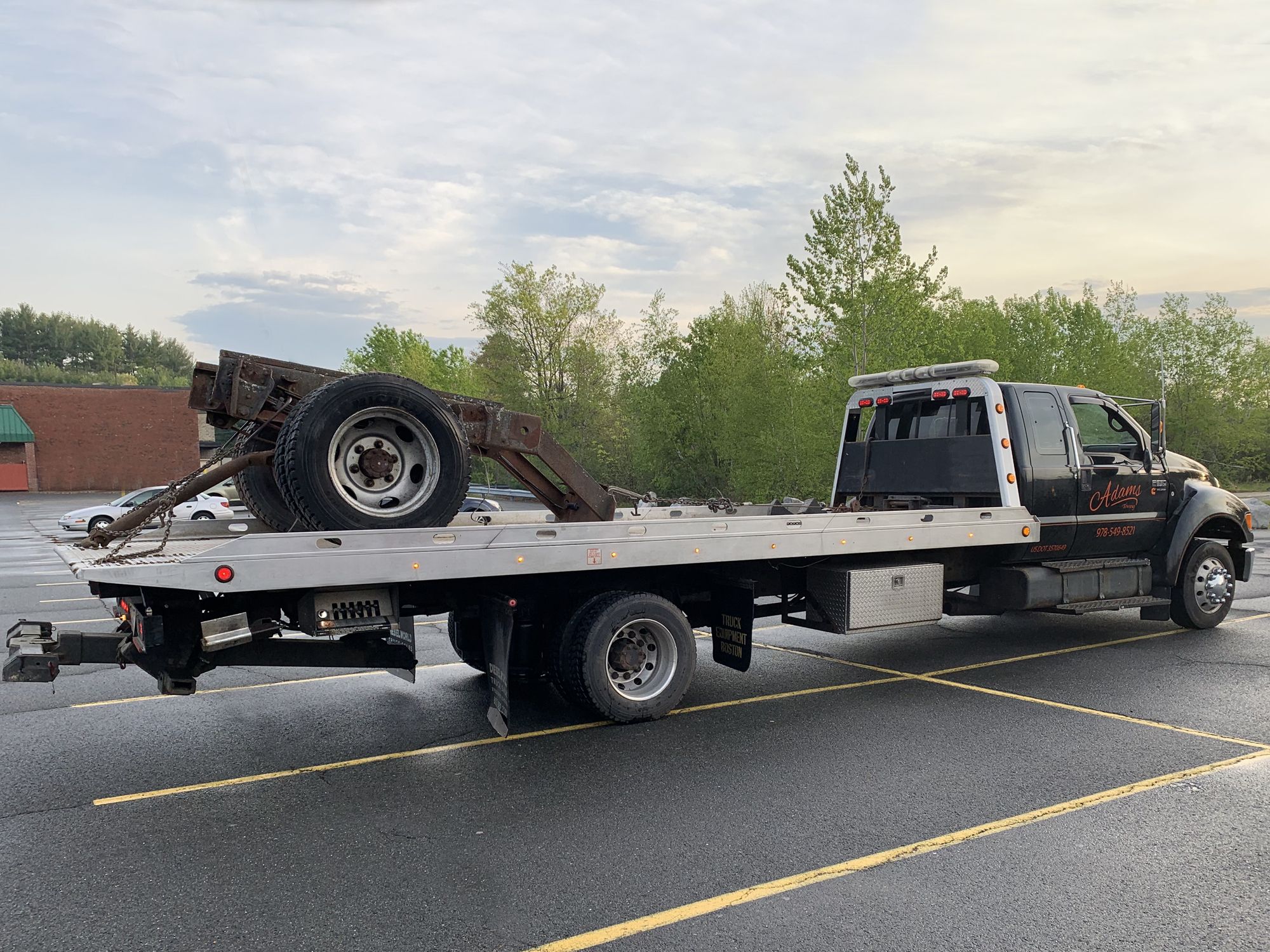 junk car and truck parts hauling